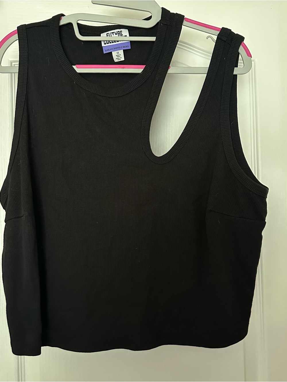 Future Ribbed Cutout Crop Tank Top in Black